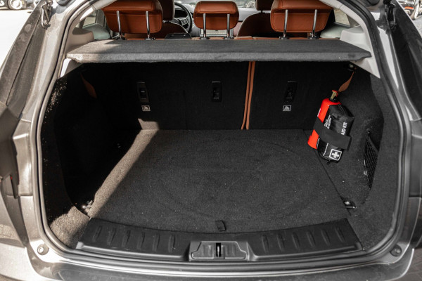 Jaguar E-Pace 2.0 P250 AWD HSE 250 PK Trekhaak Meridian Keyless Camera Leder Memory 21''