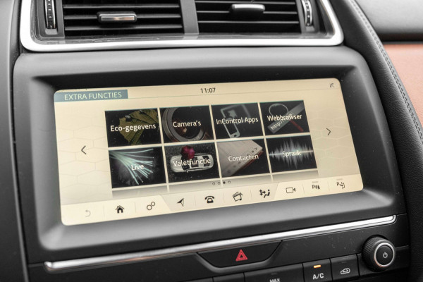 Jaguar E-Pace 2.0 P250 AWD HSE 250 PK Trekhaak Meridian Keyless Camera Leder Memory 21''