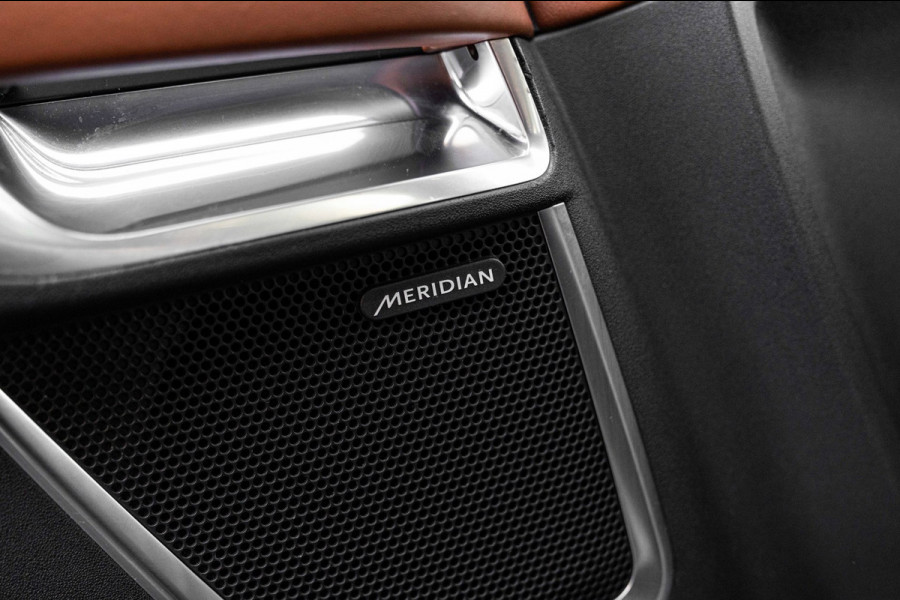 Jaguar E-Pace 2.0 P250 AWD HSE 250 PK Trekhaak Meridian Keyless Camera Leder Memory 21''