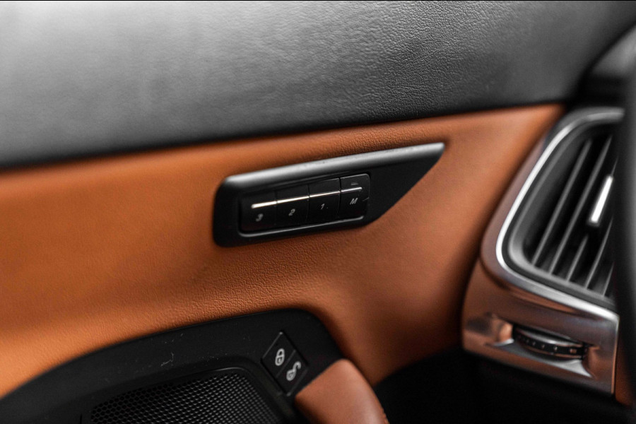 Jaguar E-Pace 2.0 P250 AWD HSE 250 PK Trekhaak Meridian Keyless Camera Leder Memory 21''