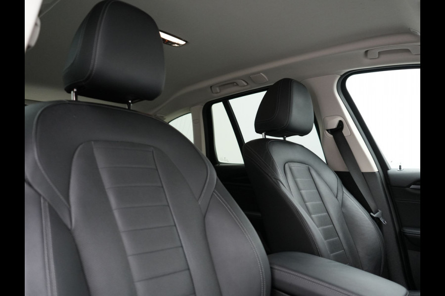 BMW X3 xDrive30e High Executive FACELIFT PHEV 293pk | Trekhaak Af Fabriek | Head Up | Camera | Harman / Kardon | Lederen Sportstoelen Memory & Ventilatie | Keyless | Blis | Stoelen & Stuur Verwarmd | Apple Carplay | Navigatie | DAB | Plug In Hybrid |