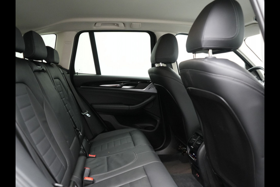BMW X3 xDrive30e High Executive FACELIFT PHEV 293pk | Trekhaak Af Fabriek | Head Up | Camera | Harman / Kardon | Lederen Sportstoelen Memory & Ventilatie | Keyless | Blis | Stoelen & Stuur Verwarmd | Apple Carplay | Navigatie | DAB | Plug In Hybrid |