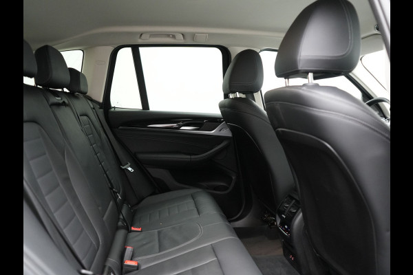 BMW X3 xDrive30e High Executive FACELIFT PHEV 293pk | Trekhaak Af Fabriek | Head Up | Camera | Harman / Kardon | Lederen Sportstoelen Memory & Ventilatie | Keyless | Blis | Stoelen & Stuur Verwarmd | Apple Carplay | Navigatie | DAB | Plug In Hybrid |
