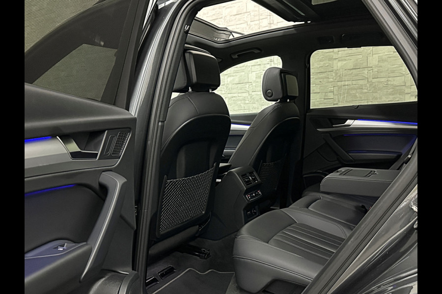 Audi Q5 300pk Hybrid S-Line | Luchtvering | Panorama | ACC | B&O Sound | Massage | Trekhaak | Matrix-LED | Head-Up | Sfeerverlichting | Leder | ISO-Glas | 3-Zone Clima | Standkachel | Bekerhouder Koeling/Verwarming | Stoelverwarming V+A | Zwarte Hemel | Carplay | Zonwering |