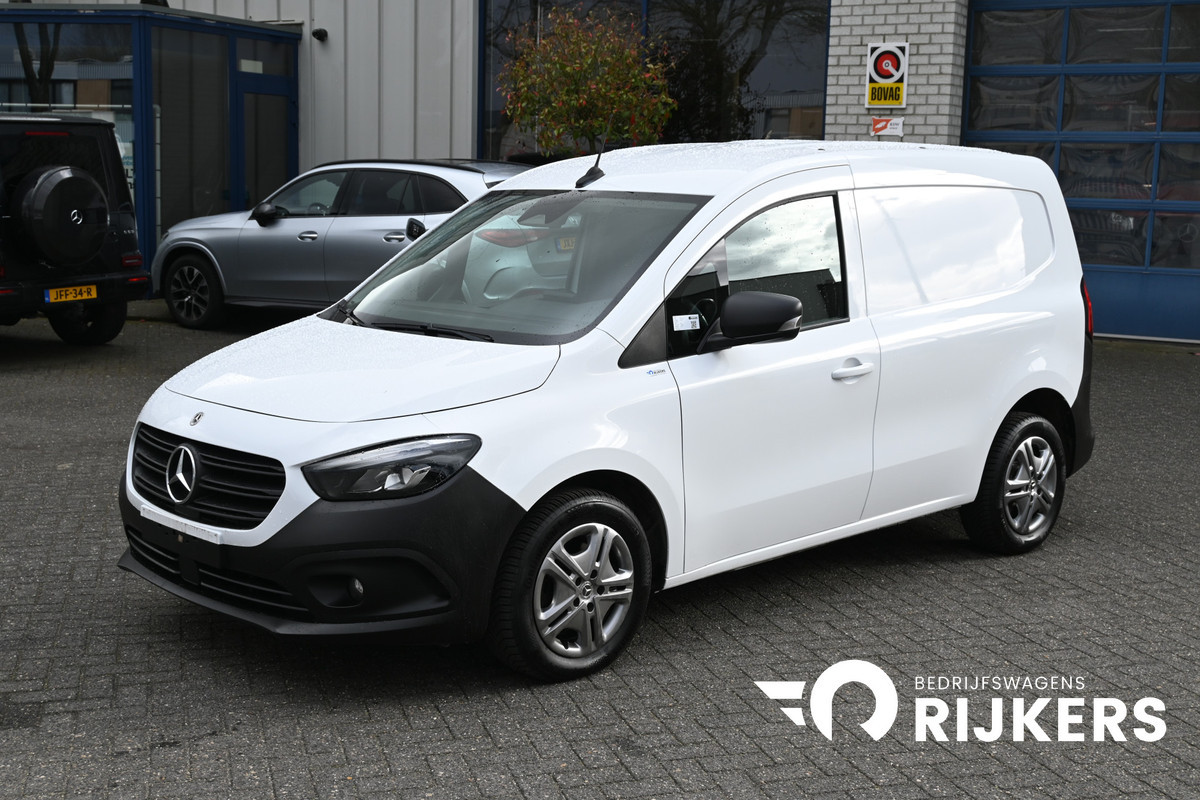 Mercedes-Benz Citan 110 CDI L1 Pro 3 Zitplaatsen, LED, Camera
