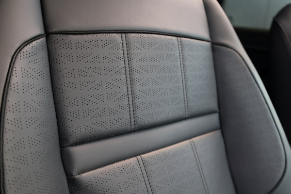 Land Rover Range Rover Evoque 1.5 P300e AWD R-Dynamic HSE | BTW! | PANO | MERIDIAN | 360 | KEYLESS | DIGITAL DASH | STUUR/STOEL0VERW | MEMORY | ACC |