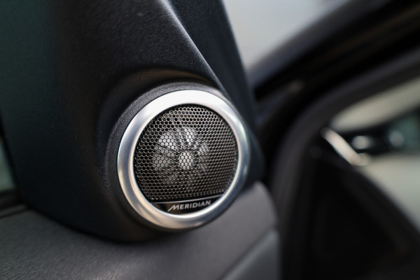 Land Rover Range Rover Evoque 1.5 P300e AWD R-Dynamic HSE | BTW! | PANO | MERIDIAN | 360 | KEYLESS | DIGITAL DASH | STUUR/STOEL0VERW | MEMORY | ACC |