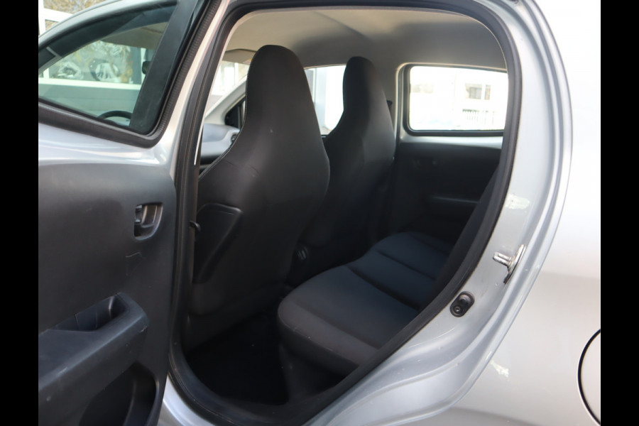 Peugeot 108 1.0 e-VTi Active Airco / Elekramen / Bluetooth / Stuurbekr / All-season banden Voldoende Apk