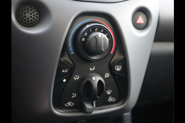 Peugeot 108 1.0 e-VTi Active Airco / Elekramen / Bluetooth / Stuurbekr / All-season banden Voldoende Apk