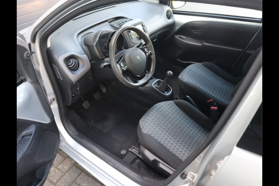 Peugeot 108 1.0 e-VTi Active Airco / Elekramen / Bluetooth / Stuurbekr / All-season banden Voldoende Apk