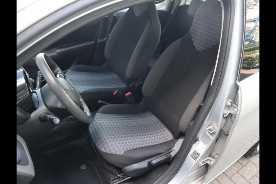 Peugeot 108 1.0 e-VTi Active Airco / Elekramen / Bluetooth / Stuurbekr / All-season banden Voldoende Apk