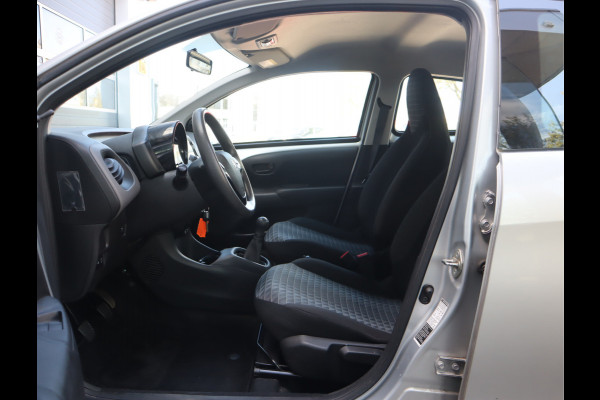 Peugeot 108 1.0 e-VTi Active Airco / Elekramen / Bluetooth / Stuurbekr / All-season banden Voldoende Apk