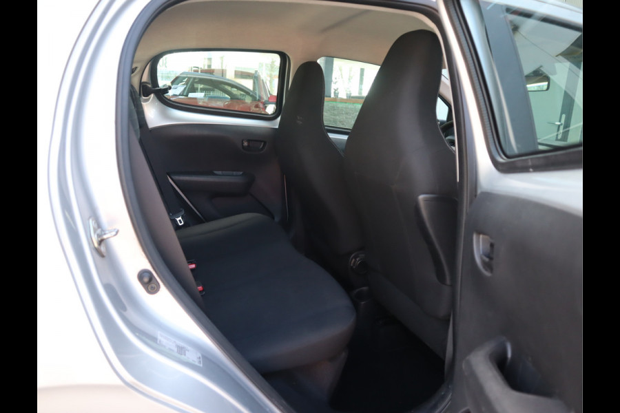 Peugeot 108 1.0 e-VTi Active Airco / Elekramen / Bluetooth / Stuurbekr / All-season banden Voldoende Apk