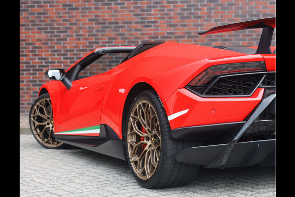 Lamborghini Huracan 5.2 V10 Performante Spyder | Misano Red - Sensonum