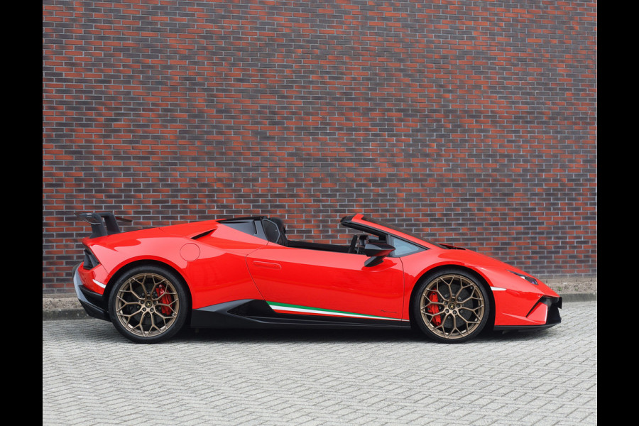 Lamborghini Huracan 5.2 V10 Performante Spyder | Misano Red - Sensonum