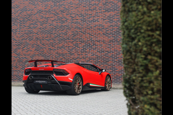 Lamborghini Huracan 5.2 V10 Performante Spyder | Misano Red - Sensonum