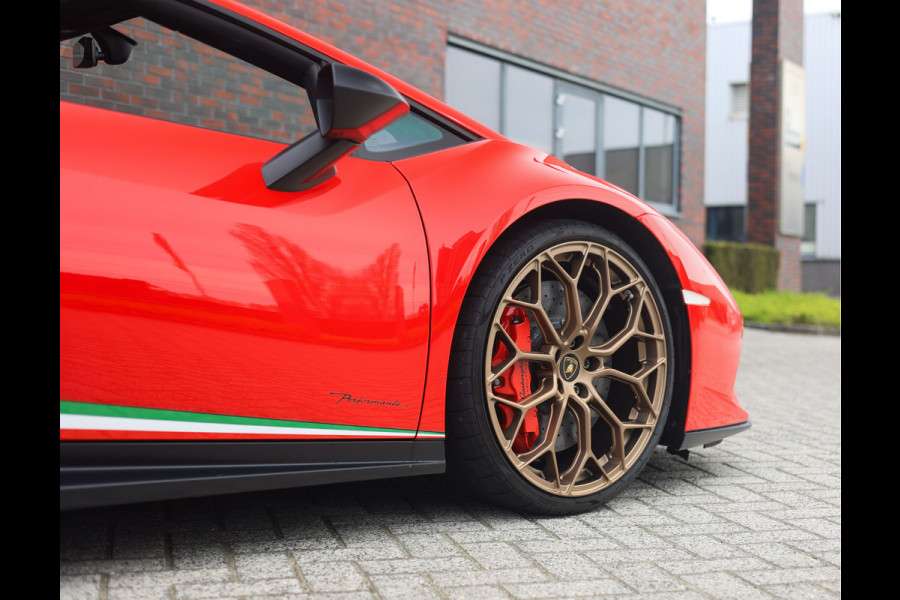 Lamborghini Huracan 5.2 V10 Performante Spyder | Misano Red - Sensonum