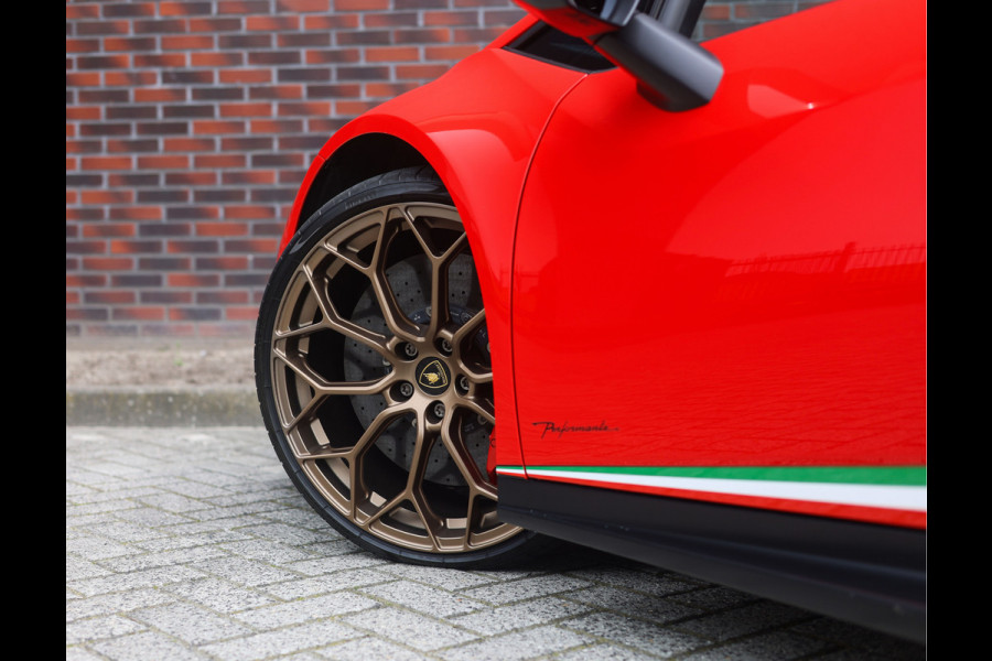 Lamborghini Huracan 5.2 V10 Performante Spyder | Misano Red - Sensonum
