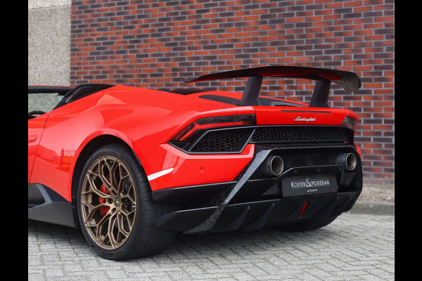 Lamborghini Huracan 5.2 V10 Performante Spyder | Misano Red - Sensonum