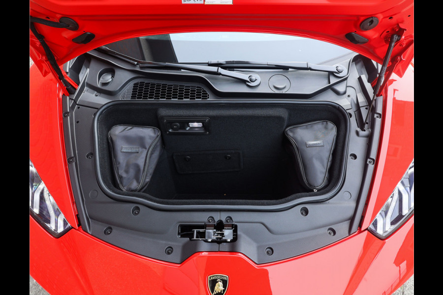 Lamborghini Huracan 5.2 V10 Performante Spyder | Misano Red - Sensonum