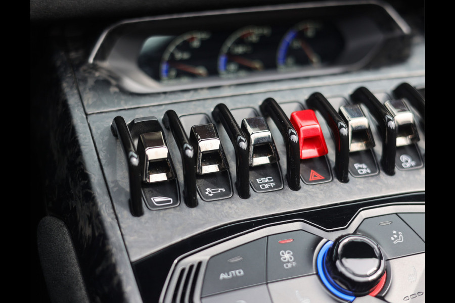 Lamborghini Huracan 5.2 V10 Performante Spyder | Misano Red - Sensonum