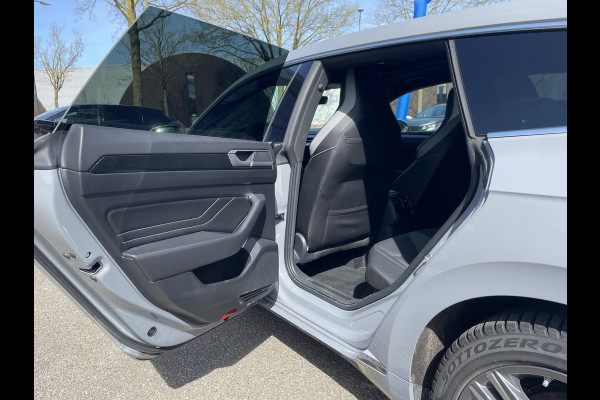 Volkswagen Arteon Shooting Brake 1.4 TSI eHybrid R-Line BINNEN + BUITEN PANO| NAPPALEDER SPORTSTOELEN| ELEK. STOEL MET MEMORY| ELEK. ACHTERKLEP| ACHTERBANK VERWARMD| CAMERA| STOELVERWARMING| CARPLAY| DODE HOEK SENSOR