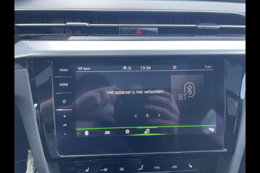 Volkswagen Arteon Shooting Brake 1.4 TSI eHybrid R-Line BINNEN + BUITEN PANO| NAPPALEDER SPORTSTOELEN| ELEK. STOEL MET MEMORY| ELEK. ACHTERKLEP| ACHTERBANK VERWARMD| CAMERA| STOELVERWARMING| CARPLAY| DODE HOEK SENSOR