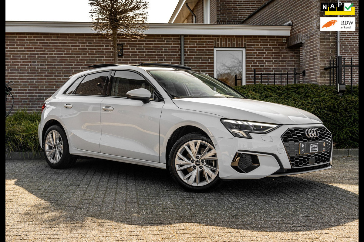 Audi A3 Sportback Business Edition 110 PK Aut. Pano Bang en Olufsen Black Optic Trekhaak 17''