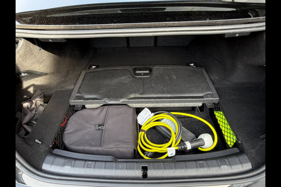 BMW 5 Serie 530e iPerformance High Executive l M-Pakket