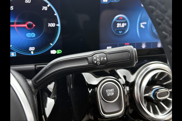 Mercedes-Benz EQA 250 Business Solution Luxury 67 kWh Panoramadak | Lichtmetalen velgen | donkerglas vanaf B style | Navigatie | Parking support | Inclusief 24 maanden MB Certified garantie voor Europa.