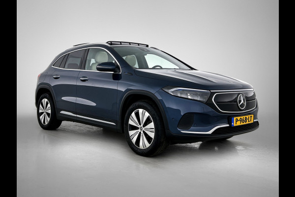 Mercedes-Benz EQA 250 Business Solution Luxury 67 kWh Panoramadak | Lichtmetalen velgen | donkerglas vanaf B style | Navigatie | Parking support | Inclusief 24 maanden MB Certified garantie voor Europa.