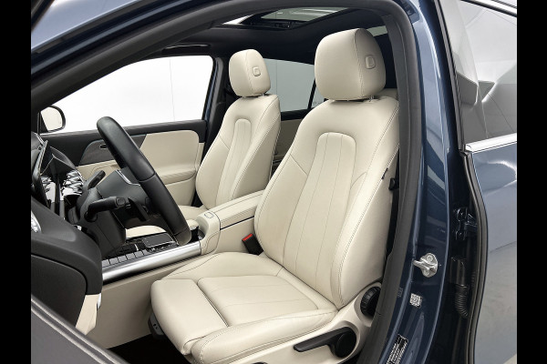 Mercedes-Benz EQA 250 Business Solution Luxury 67 kWh Panoramadak | Lichtmetalen velgen | donkerglas vanaf B style | Navigatie | Parking support | Inclusief 24 maanden MB Certified garantie voor Europa.