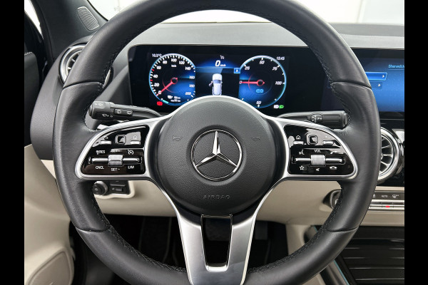 Mercedes-Benz EQA 250 Business Solution Luxury 67 kWh Panoramadak | Lichtmetalen velgen | donkerglas vanaf B style | Navigatie | Parking support | Inclusief 24 maanden MB Certified garantie voor Europa.