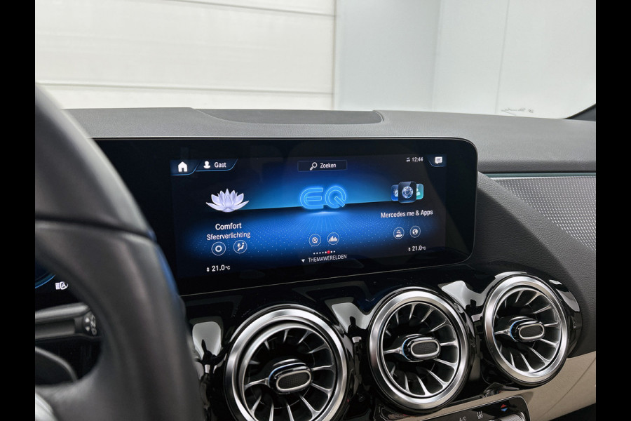 Mercedes-Benz EQA 250 Business Solution Luxury 67 kWh Panoramadak | Lichtmetalen velgen | donkerglas vanaf B style | Navigatie | Parking support | Inclusief 24 maanden MB Certified garantie voor Europa.