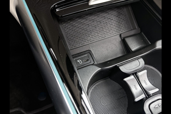 Mercedes-Benz EQA 250 Business Solution Luxury 67 kWh Panoramadak | Lichtmetalen velgen | donkerglas vanaf B style | Navigatie | Parking support | Inclusief 24 maanden MB Certified garantie voor Europa.