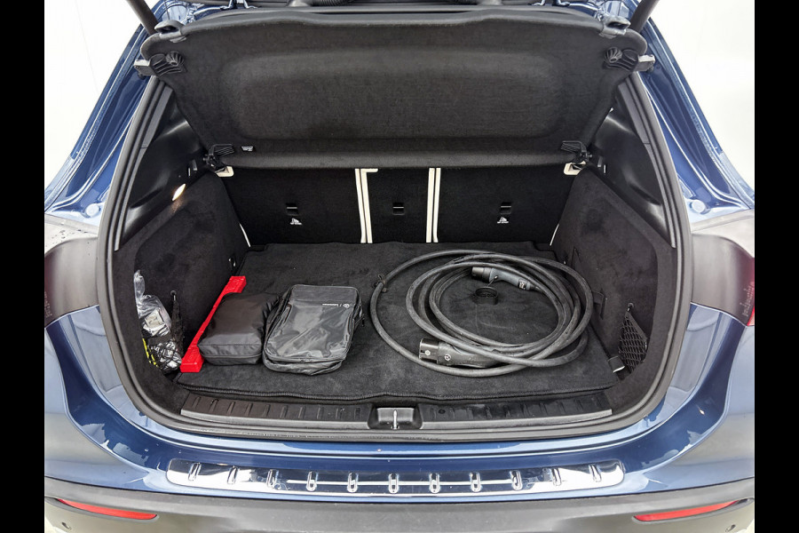 Mercedes-Benz EQA 250 Business Solution Luxury 67 kWh Panoramadak | Lichtmetalen velgen | donkerglas vanaf B style | Navigatie | Parking support | Inclusief 24 maanden MB Certified garantie voor Europa.