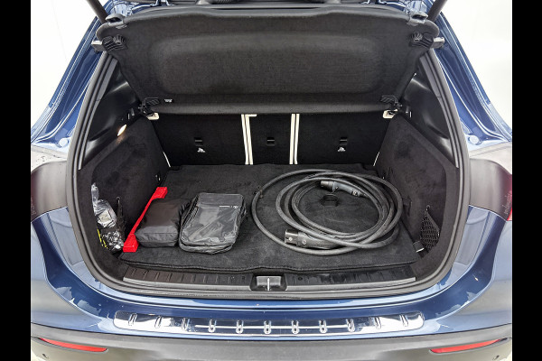 Mercedes-Benz EQA 250 Business Solution Luxury 67 kWh Panoramadak | Lichtmetalen velgen | donkerglas vanaf B style | Navigatie | Parking support | Inclusief 24 maanden MB Certified garantie voor Europa.