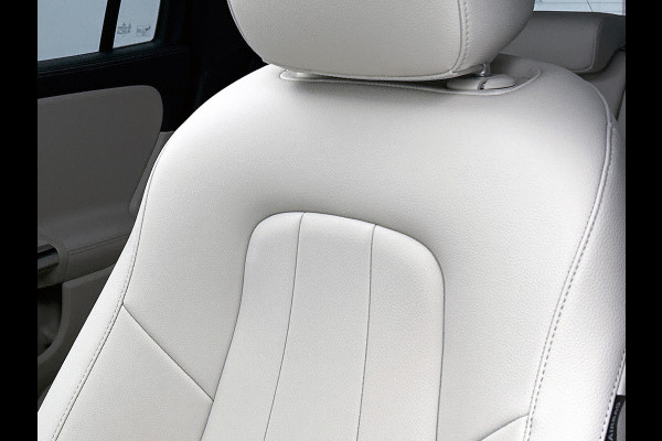 Mercedes-Benz EQA 250 Business Solution Luxury 67 kWh Panoramadak | Lichtmetalen velgen | donkerglas vanaf B style | Navigatie | Parking support | Inclusief 24 maanden MB Certified garantie voor Europa.