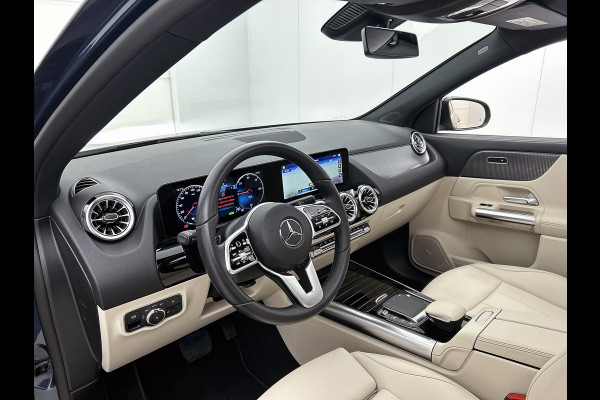 Mercedes-Benz EQA 250 Business Solution Luxury 67 kWh Panoramadak | Lichtmetalen velgen | donkerglas vanaf B style | Navigatie | Parking support | Inclusief 24 maanden MB Certified garantie voor Europa.