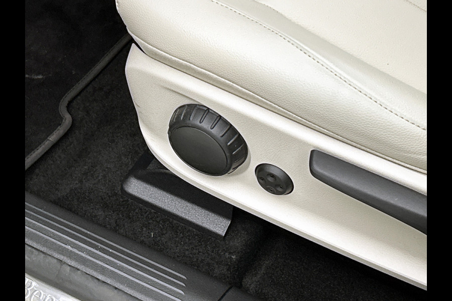 Mercedes-Benz EQA 250 Business Solution Luxury 67 kWh Panoramadak | Lichtmetalen velgen | donkerglas vanaf B style | Navigatie | Parking support | Inclusief 24 maanden MB Certified garantie voor Europa.