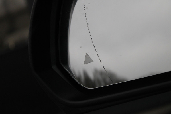 Mercedes-Benz Eqv 300 L2 90kWh 7 Zits - 2x Schuif - 360 Camera - Multibeam - ACC - Stoelverwarming - Elektrische Deuren - Rijklaar