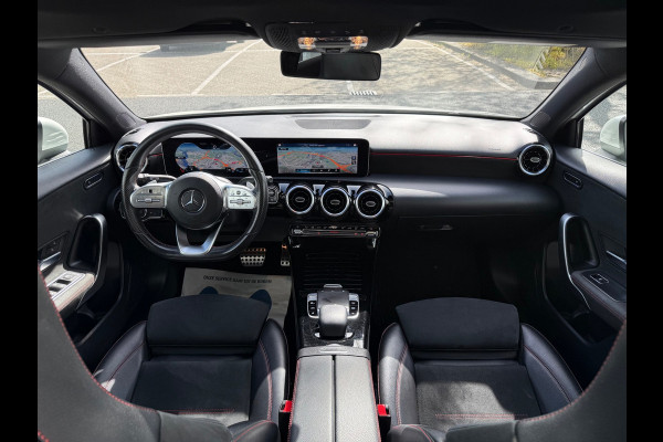 Mercedes-Benz A-Klasse 200 AMG PDC+CAM/LEER/NAVI/AMG18/PANO