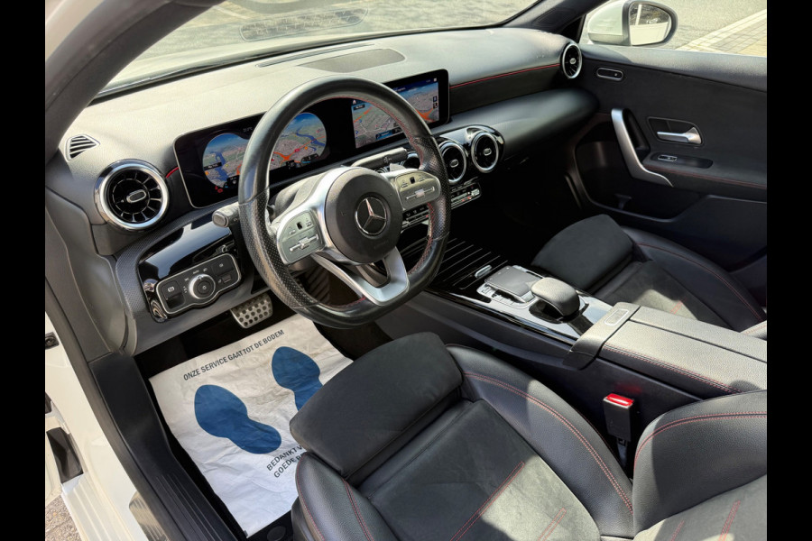 Mercedes-Benz A-Klasse 200 AMG PDC+CAM/LEER/NAVI/AMG18/PANO