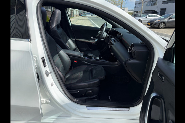 Mercedes-Benz A-Klasse 200 AMG PDC+CAM/LEER/NAVI/AMG18/PANO