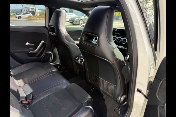 Mercedes-Benz A-Klasse 200 AMG PDC+CAM/LEER/NAVI/AMG18/PANO