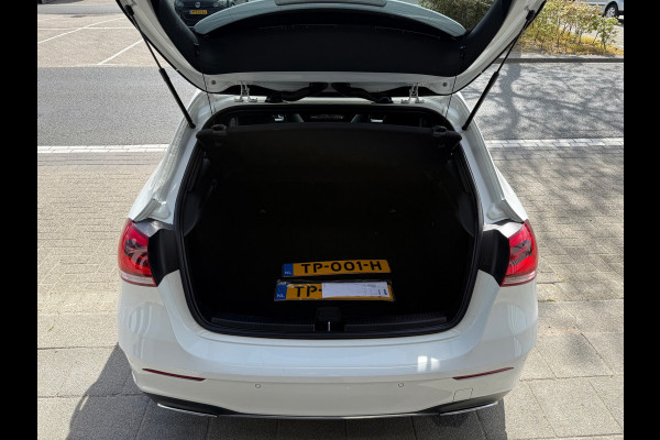 Mercedes-Benz A-Klasse 200 AMG PDC+CAM/LEER/NAVI/AMG18/PANO