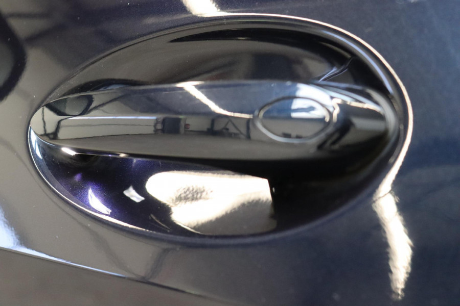 BMW X5 xDrive45e High Executive M Sport Pakket Automaat / Live Cockpit Professional / Head-Up Display / Driving Assistant Professional / Warmtecomfortpakket / Stoelventilatie / Luchtvering / 22 Inch / Panoramadak / M Sportremsysteem / Adaptieve LED-koplamp / Comfortstoelen / Shadow Line