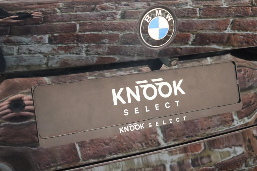 BMW X5 xDrive45e High Executive M Sport Pakket Automaat / Live Cockpit Professional / Head-Up Display / Driving Assistant Professional / Warmtecomfortpakket / Stoelventilatie / Luchtvering / 22 Inch / Panoramadak / M Sportremsysteem / Adaptieve LED-koplamp / Comfortstoelen / Shadow Line