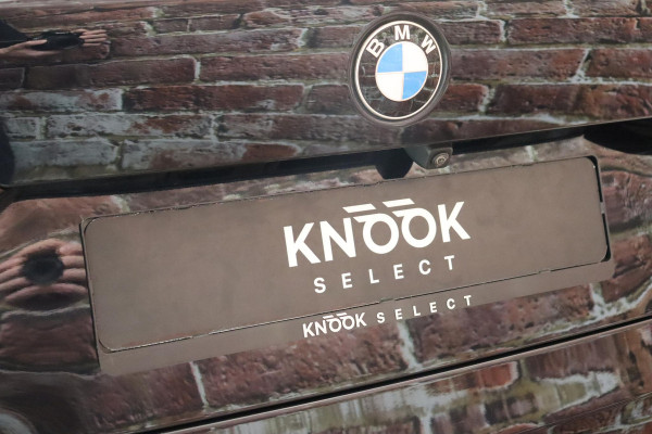 BMW X5 xDrive45e High Executive M Sport Pakket Automaat / Live Cockpit Professional / Head-Up Display / Driving Assistant Professional / Warmtecomfortpakket / Stoelventilatie / Luchtvering / 22 Inch / Panoramadak / M Sportremsysteem / Adaptieve LED-koplamp / Comfortstoelen / Shadow Line