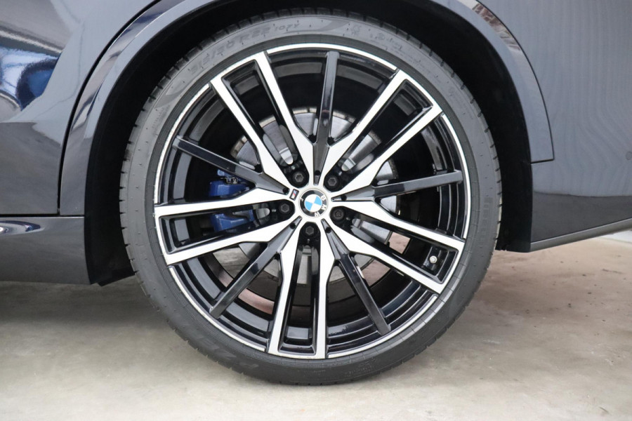 BMW X5 xDrive45e High Executive M Sport Pakket Automaat / Live Cockpit Professional / Head-Up Display / Driving Assistant Professional / Warmtecomfortpakket / Stoelventilatie / Luchtvering / 22 Inch / Panoramadak / M Sportremsysteem / Adaptieve LED-koplamp / Comfortstoelen / Shadow Line